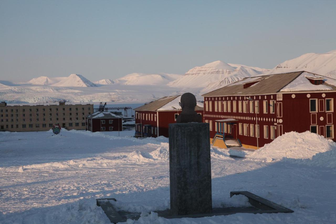 Hotel Pyramiden ภายนอก รูปภาพ