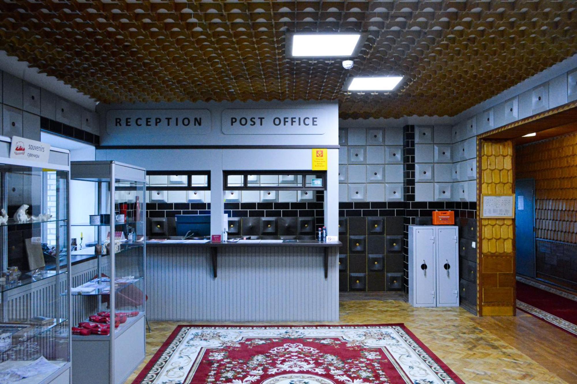 Hotel Pyramiden ภายนอก รูปภาพ