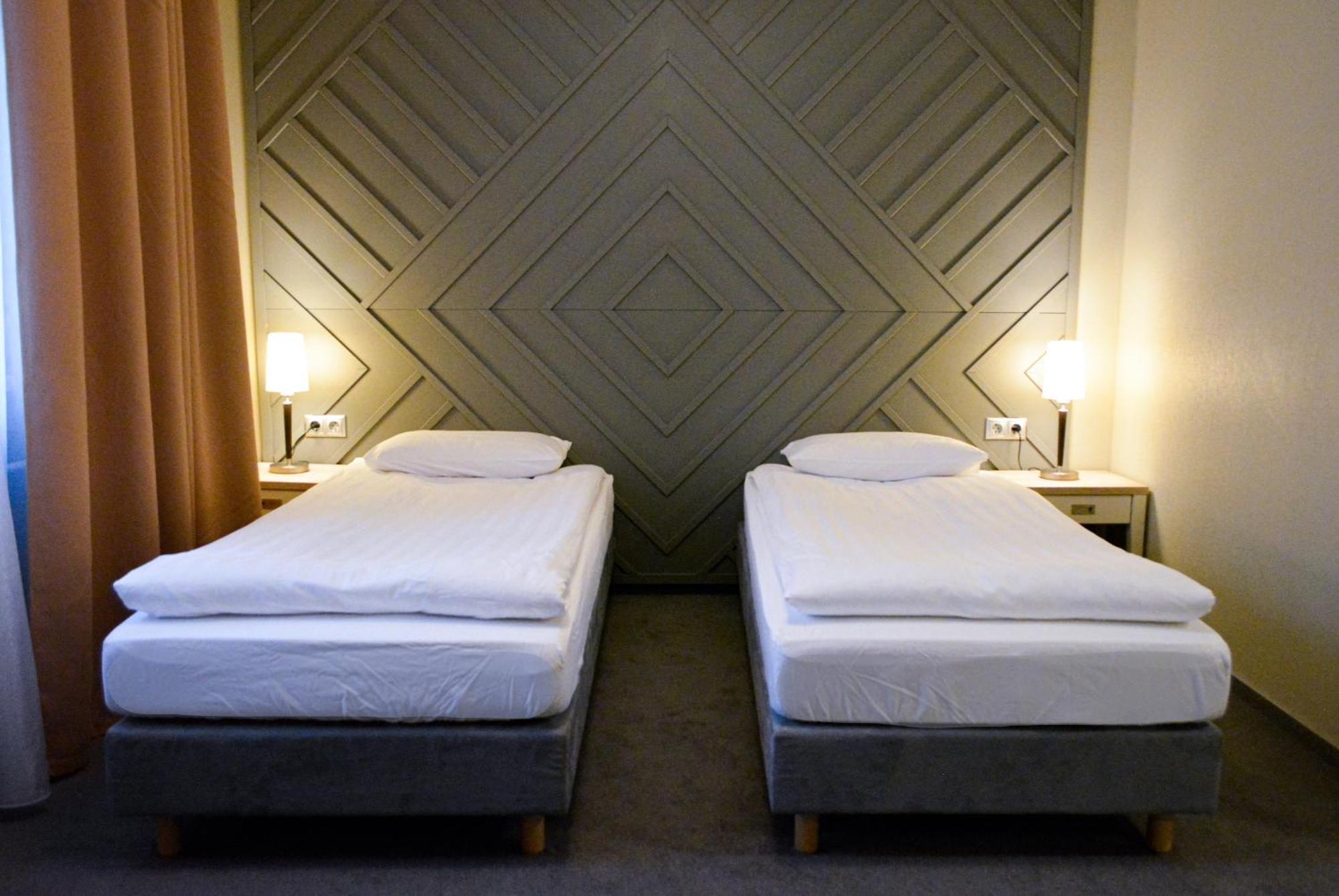 Hotel Pyramiden ภายนอก รูปภาพ